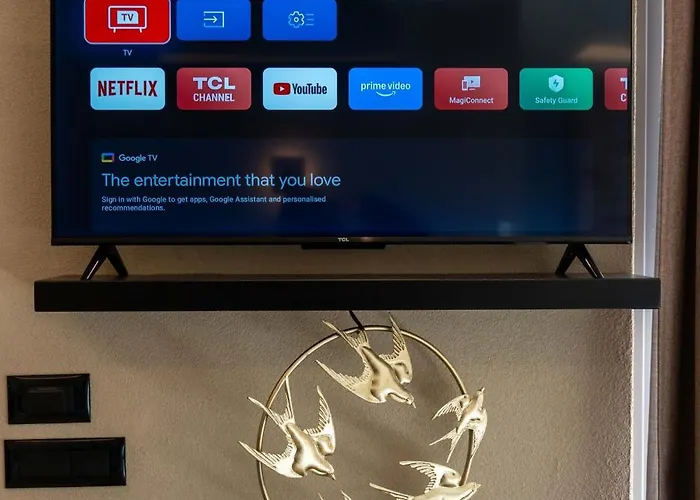 Illusion Fira (Santorini)