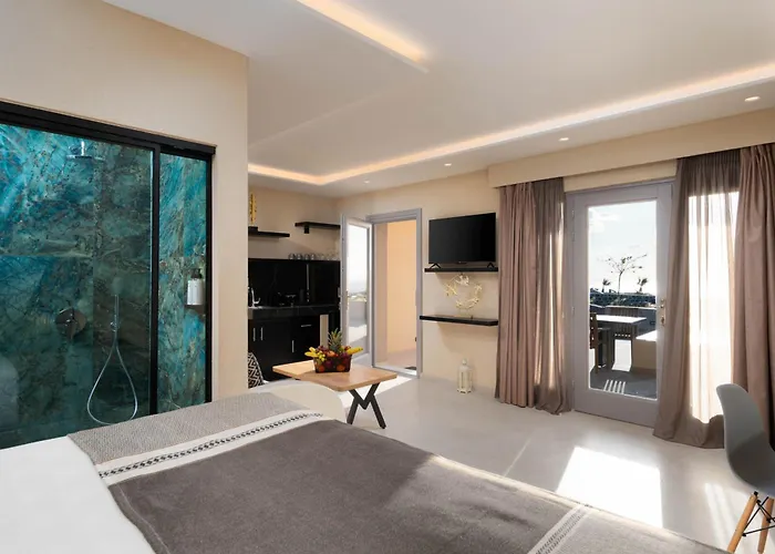 Illusion Hotel Fira (Santorini)