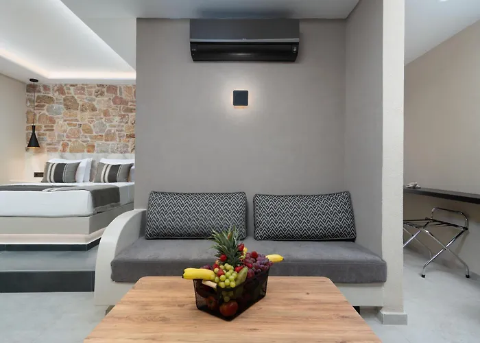 Illusion * Fira (Santorini)