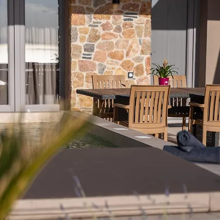 Illusion Fira (Santorini)