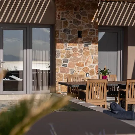 Illusion Hotel Fira (Santorini)